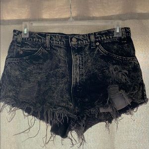 Levi’s acid wash cutoff shorts